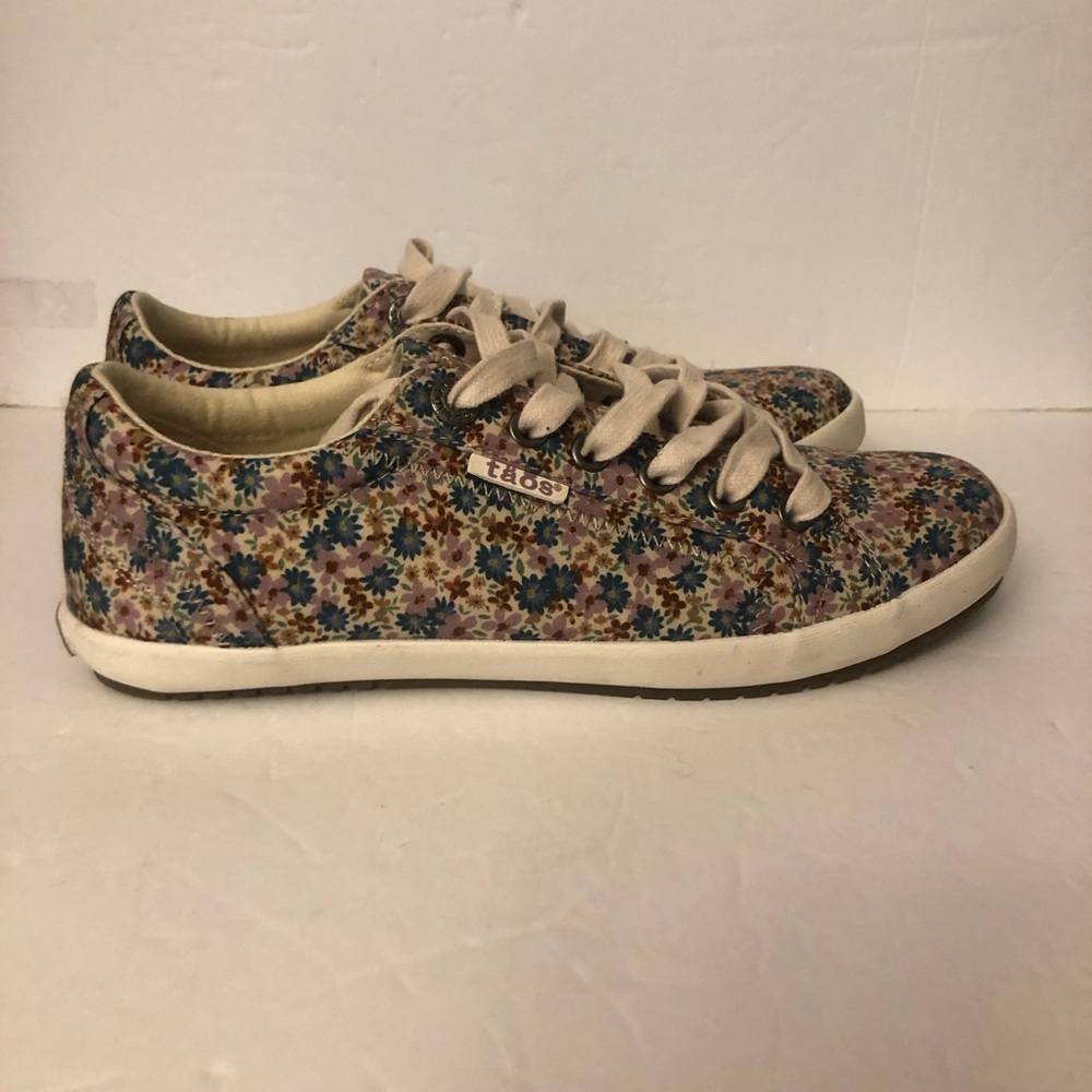 Taos Star Canvas sneakers with a floral pattern Sz 6.5